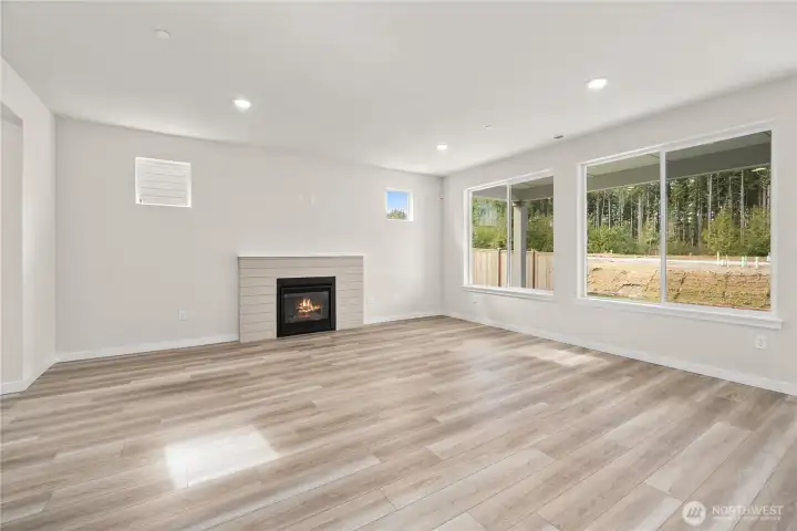 Photos of a previously completed home. Actual colors and finishes may vary. See site agent for details.