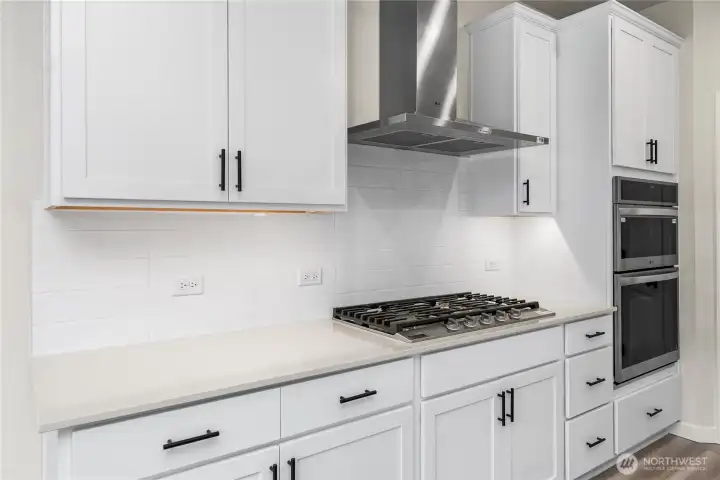Photos of a previously completed home. Actual colors and finishes may vary. See site agent for details.
