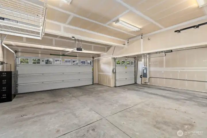 It's not often you will find a 3 car garage!