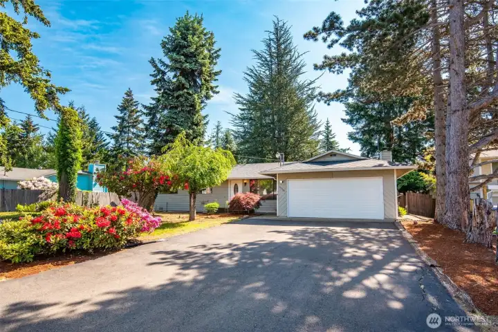 The long driveway provides extra off street parking!