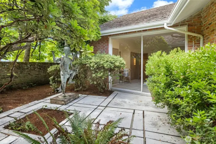 Courtyard provides private outdoor space *Thai Statue is negotiable*