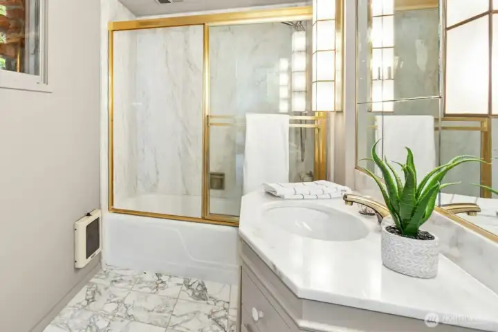 2nd main floor ensuite