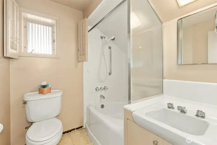 Bathroom for 4th bedroom on upper level