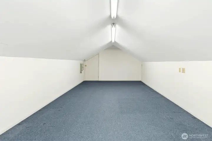 Additional finished "bouns/ flex" room on upper level