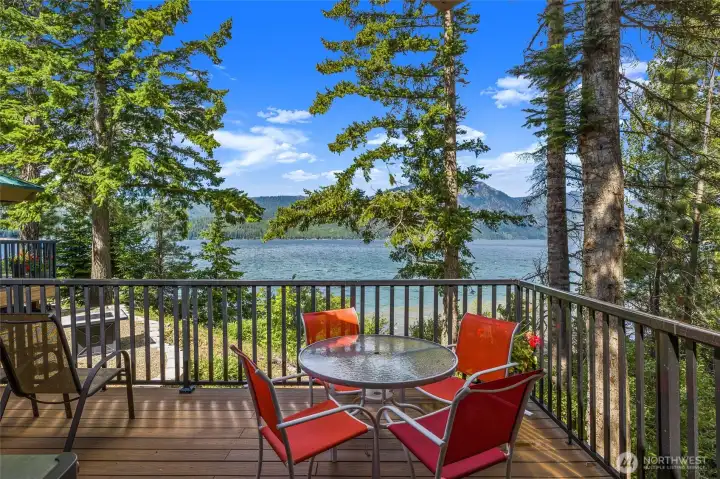 Enjoy morning coffee or evening sunsets with spectacular lake and mountain views from the clubhouse deck. Enjoy morning coffee or evening sunsets with spectacular lake and mountain views from the clubhouse deck.