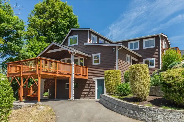 Your own expansive private oasis awaits at 4921 S 107th St Your own expansive private oasis awaits at 4921 S 107th St