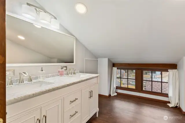 Master Bathroom Upper 2nd floor