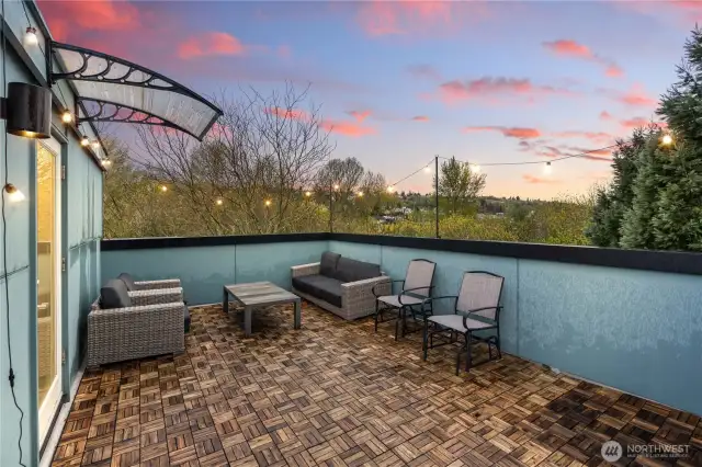 Roof top furniture stays