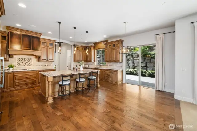 Kitchen - Breakfast Bar