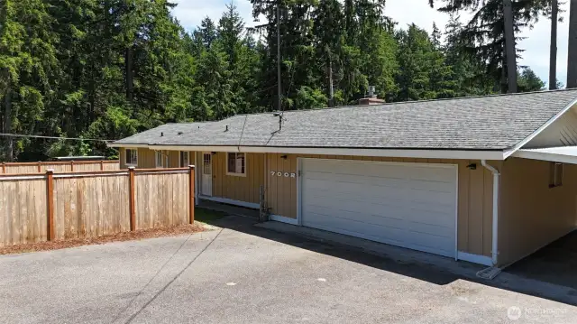 Driveway, garage & carport