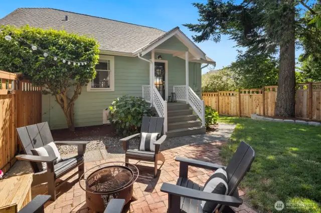 This is a view of the back of the home, and the backdoor that goes into the kitchen.