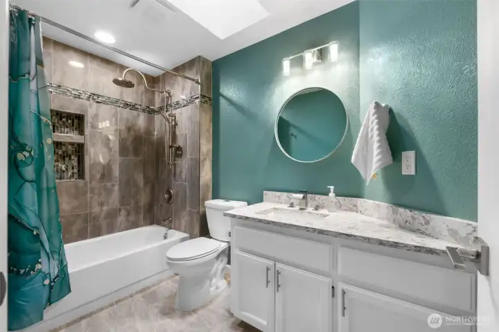 guest bath all updated heated floors