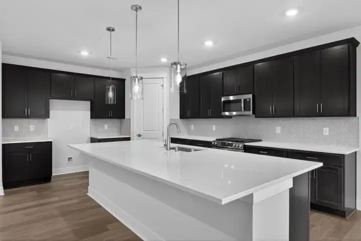 769 Weaver Drive E - Ready Now