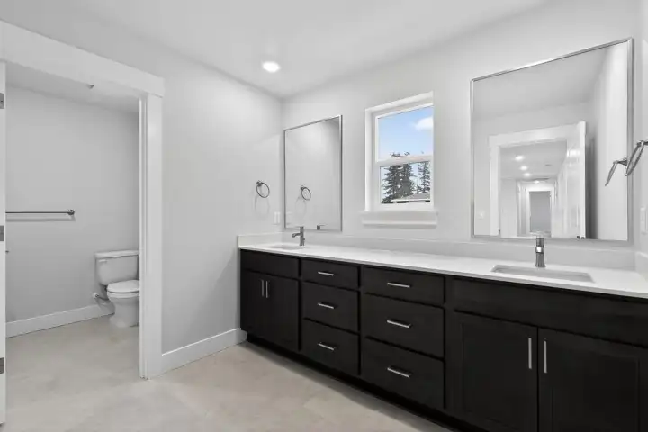 769 Weaver Drive E - Ready Now