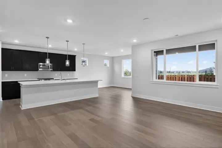 769 Weaver Drive E - Ready Now