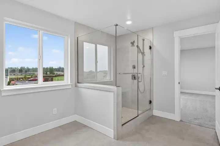 769 Weaver Drive E - Ready Now