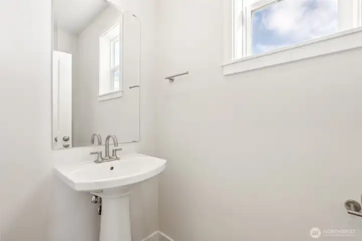 Disclaimer Secondary photos of same floor plan on different lot in different community: Photos are from another Luna, finishes, upgrades, and features may vary.