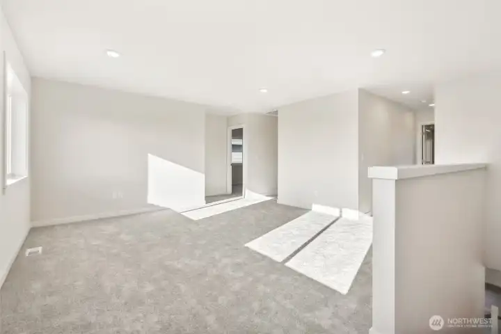 Disclaimer Secondary photos of same floor plan on different lot in different community: Photos are from another Luna, finishes, upgrades, and features may vary.