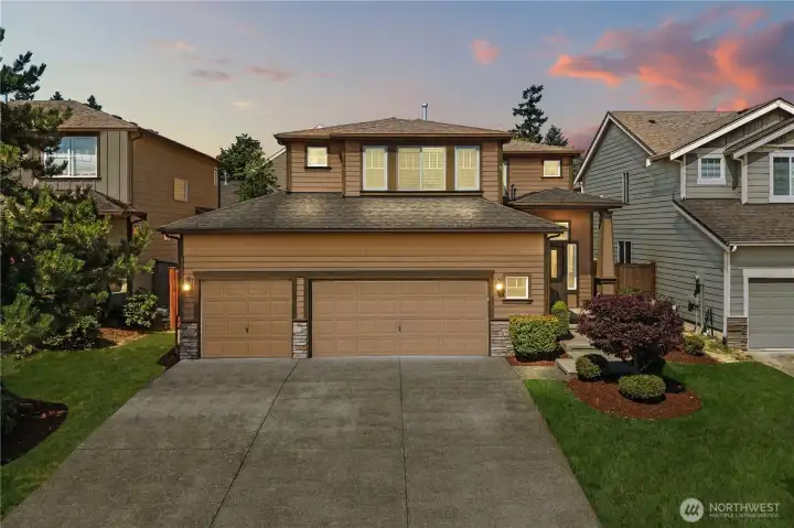 Stunning Schneider Resale Stunning Schneider Resale