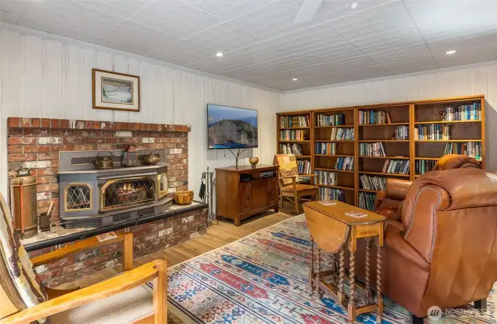 Cozy rec room with beautiful hardwood floors