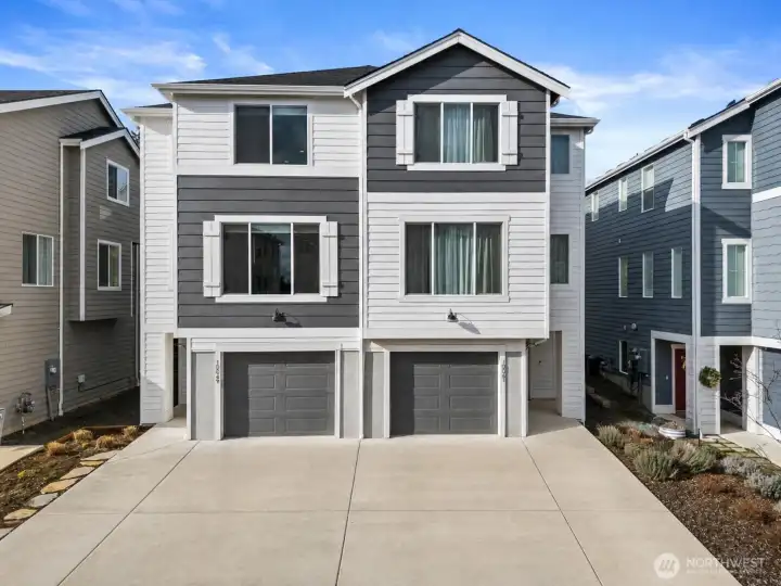 Welcome home to 10049 Kings Landing