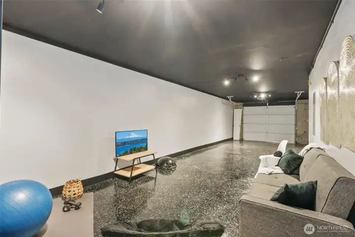 Fully finished sheetrock for flex space