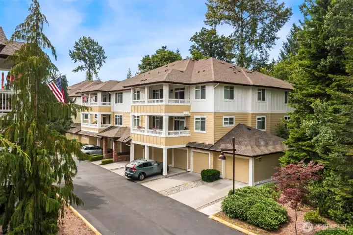 Sundance Glen is a meticulously maintained community w/new exterior paint in 2025