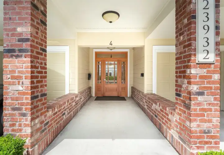 Secure Entrance to Building 4 with elevator – no stairs