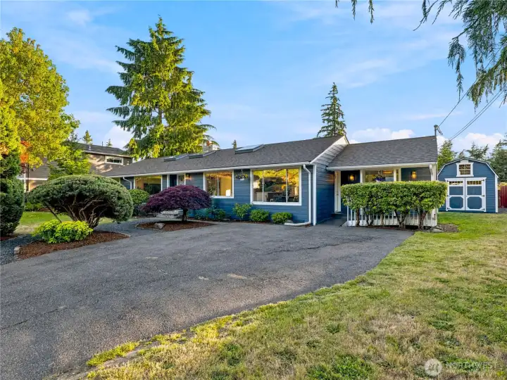 large driveway, truck/RV parking & big shed
