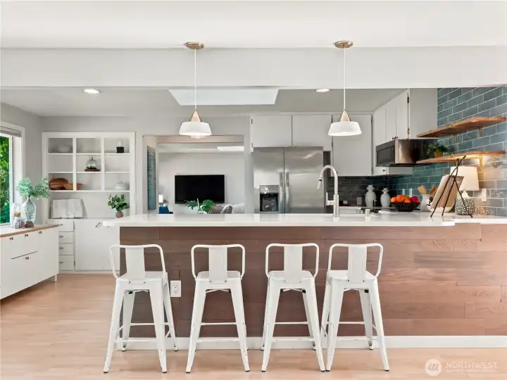 Eat-in kitchen