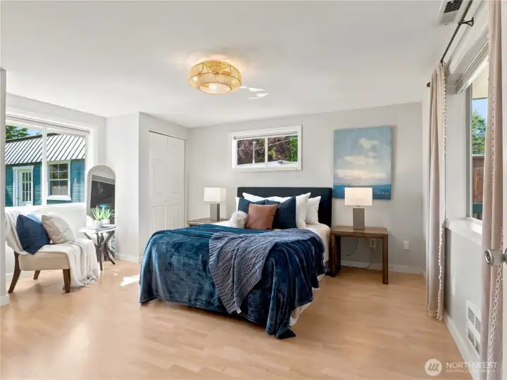 Huge primary bedroom
