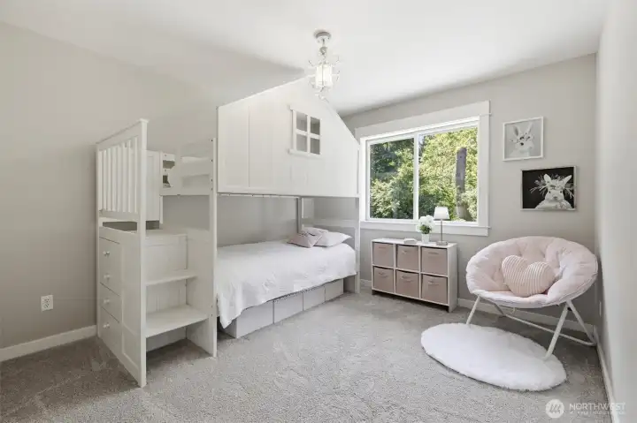 2nd bedroom