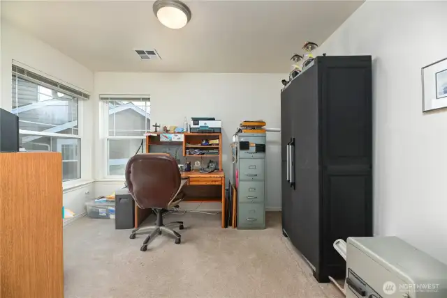 Sunny Bright Home Office/Den