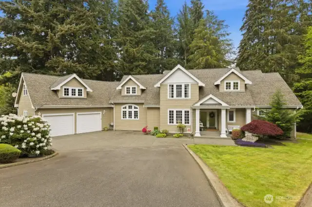Welcome to this stately home just waiting for you to make it yours.