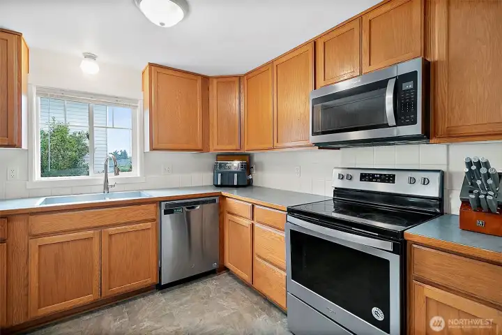 Kitchen has a great layout and lots of counter space.