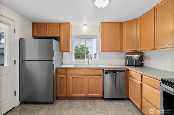 Lots of cabinets for storage too!