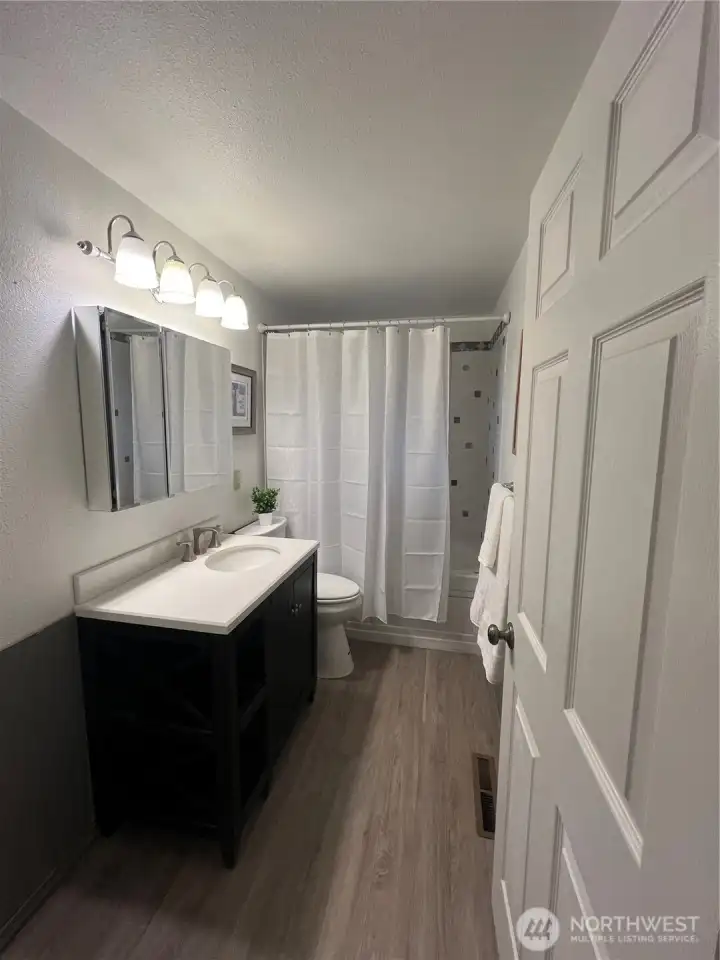Upper level full bathroom