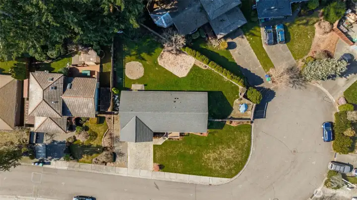 The overhead perspective shows how the home sits on the lot.