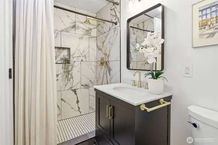 Main Bathroom with beautiful finishes.