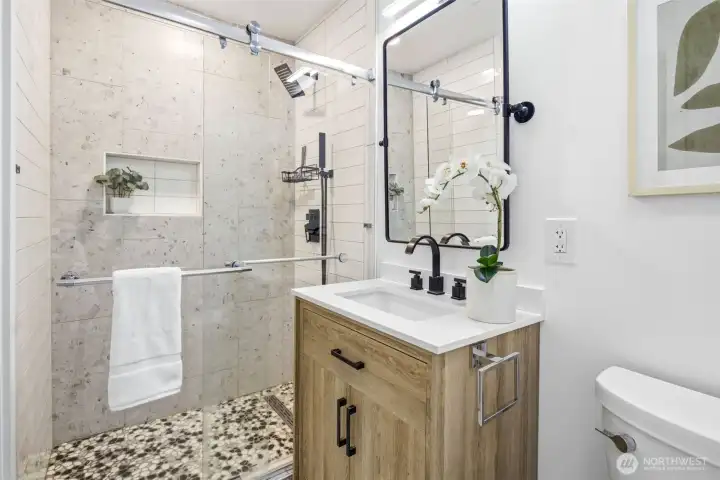 Primary 3/4 Bath
