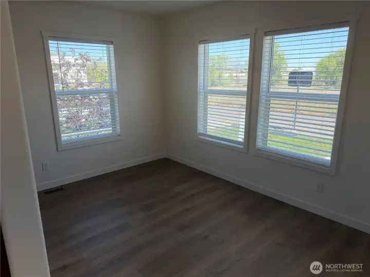 Dining/flex room.