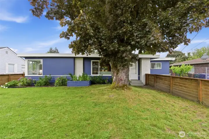 So much room to play, garden, and relax.