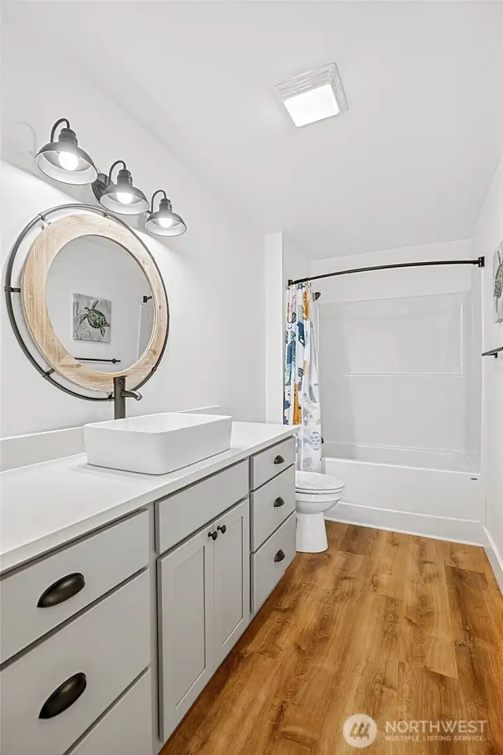 Full Guest Bathroom Full Guest Bathroom