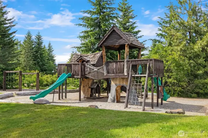 Playtoy for kiddos at Domerie Park