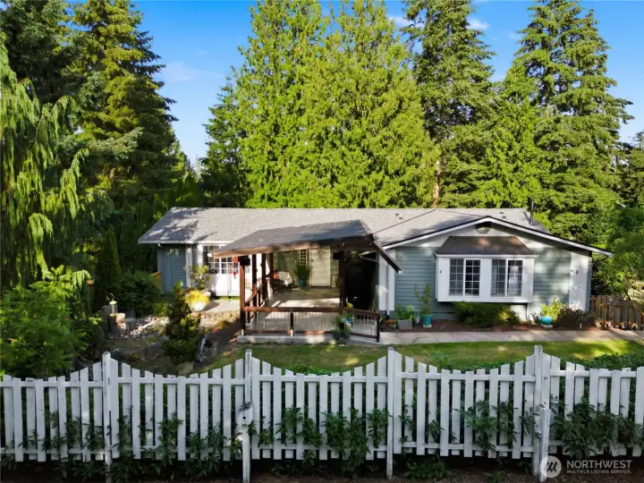 Main house upper unit 3bed/2bath.