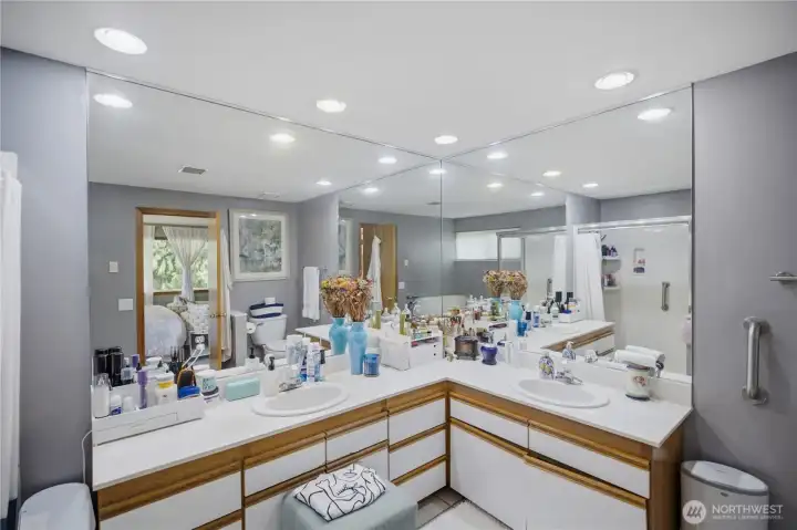 Large primary bath with his and hers sinks.