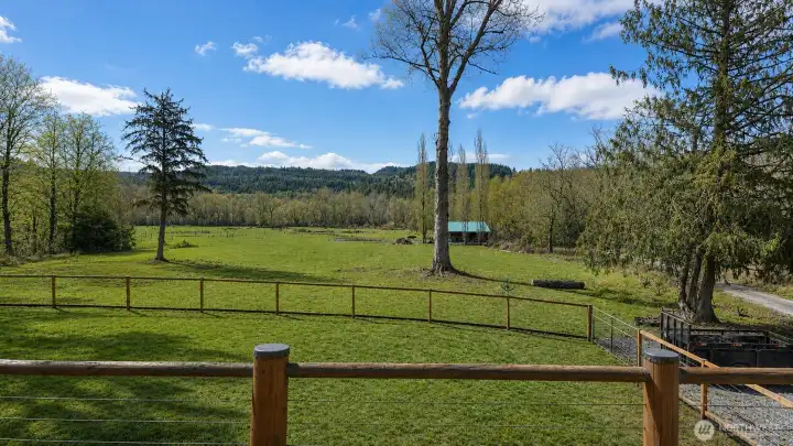 Room for gardens, hobbies, animals, and recreation.