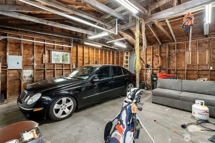 Detatched 1 car garage/shop Detatched 1 car garage/shop