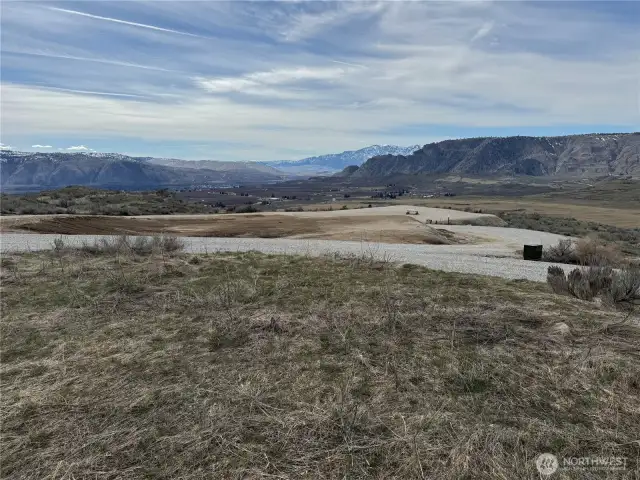 Expansive mountain and Columbia River views