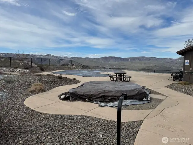 Pool & Hot Tub